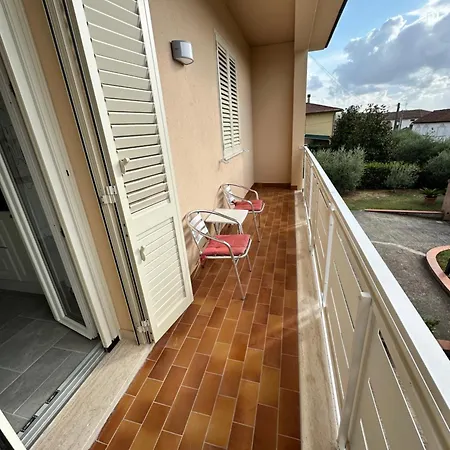 Casa In Mezzo Agli Ulivi بيت ضيافة