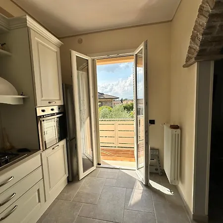 Casa In Mezzo Agli Ulivi بيت ضيافة لامبوريتشو
